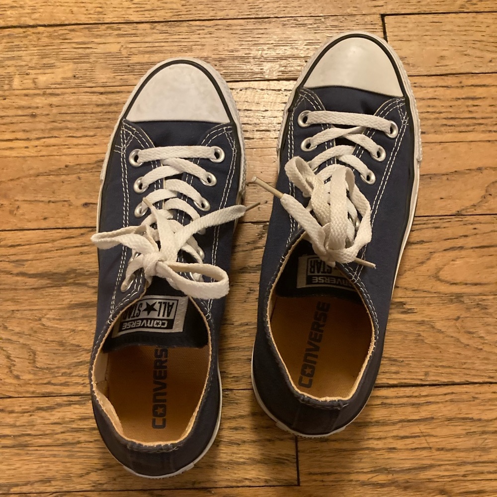 Navy converse chuck taylors